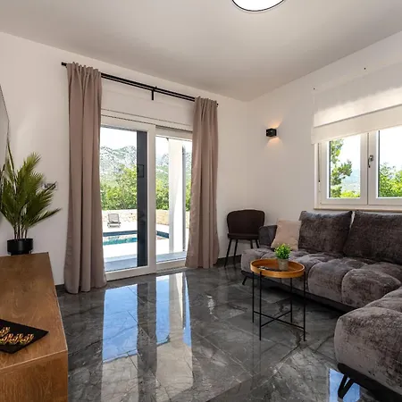 Dom wakacyjny My Dalmatia - Mirta With Private Pool