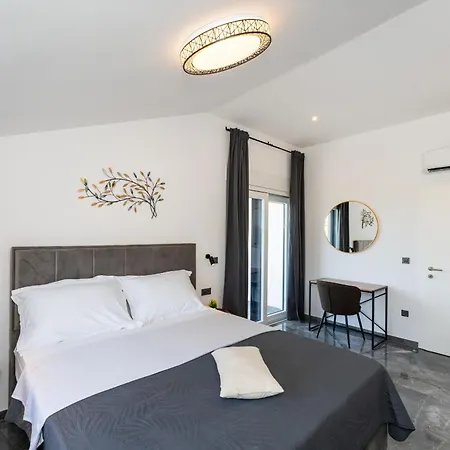 Dom wakacyjny My Dalmatia - Mirta With Private Pool *